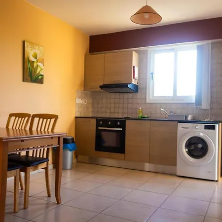 Nissi Elena -sunshine Apartment *