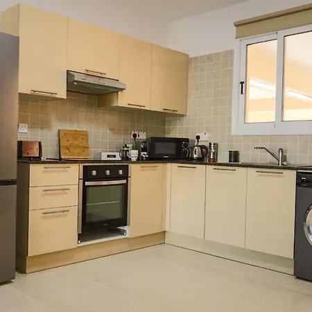 Nissi Elena -sunshine Ayia Napa