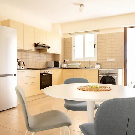 Nissi Elena -sunshine Ayia Napa