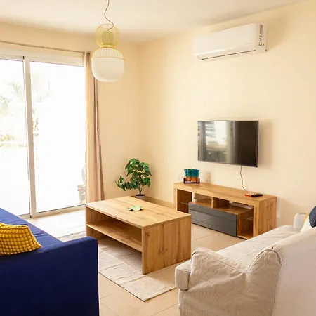 Nissi Elena -sunshine * Ajia Napa