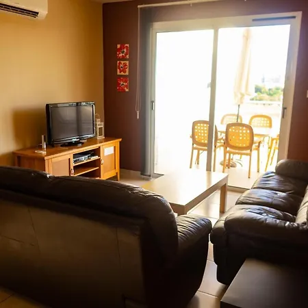 Nissi Elena -sunshine * Ajia Napa