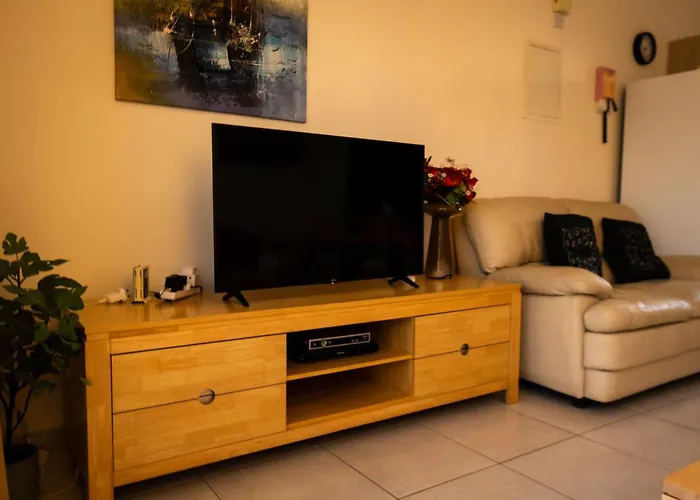 Nissi Elena -sunshine Daire