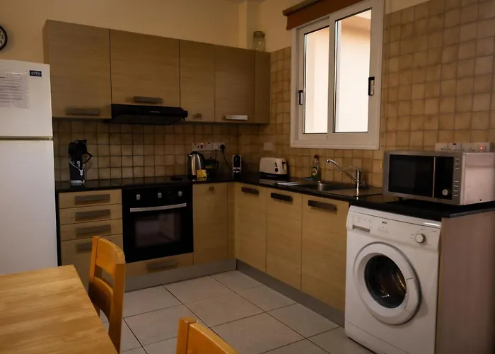 Nissi Elena -sunshine Apartmán *