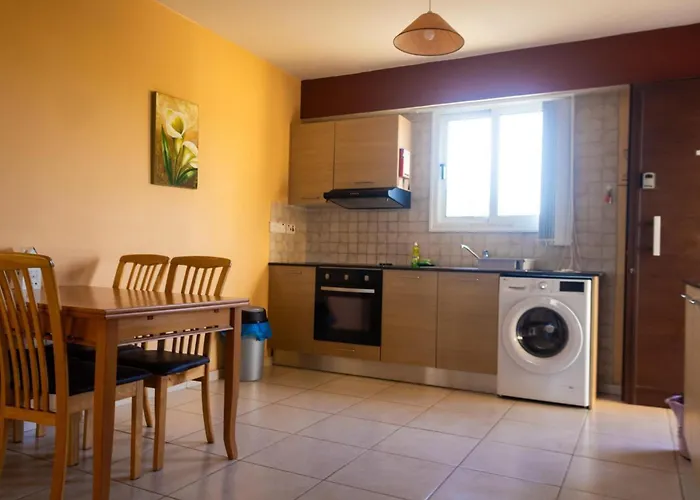 Nissi Elena -sunshine Apartmán *