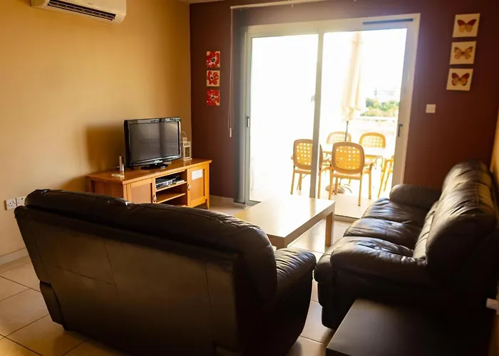 Nissi Elena -sunshine * Ayia Napa